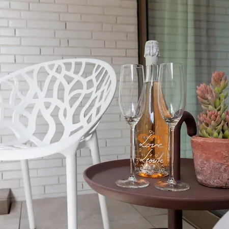 Апартаменты Huswell - At Sea - Modern 1 Bedroom Остенде